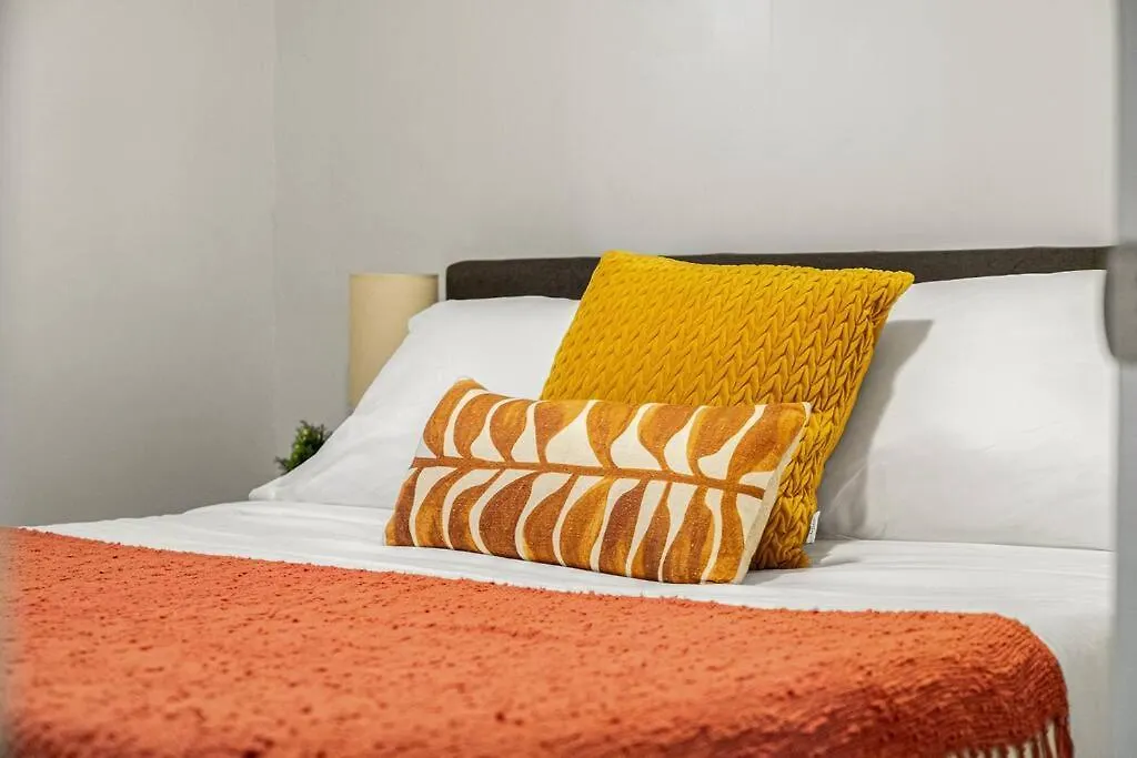 Voyager'S Hub- Calgary Innercity 3Bd 4Bed Sleeps 8 Canada