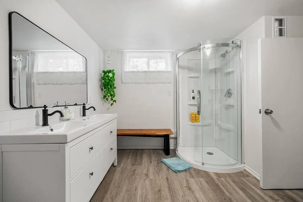 Vakantiehuis Voyager'S Hub- Calgary Innercity 3Bd 4Bed Sleeps 8 Canada