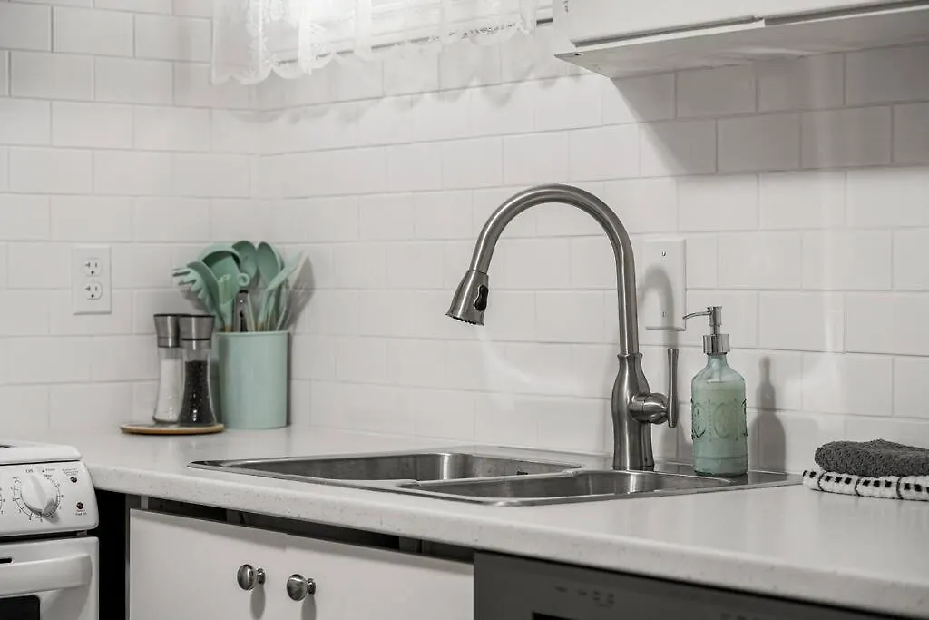 Voyager'S Hub- Calgary Innercity 3Bd 4Bed Sleeps 8 Canada